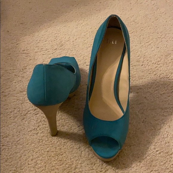 Heels - Picture 4 of 5